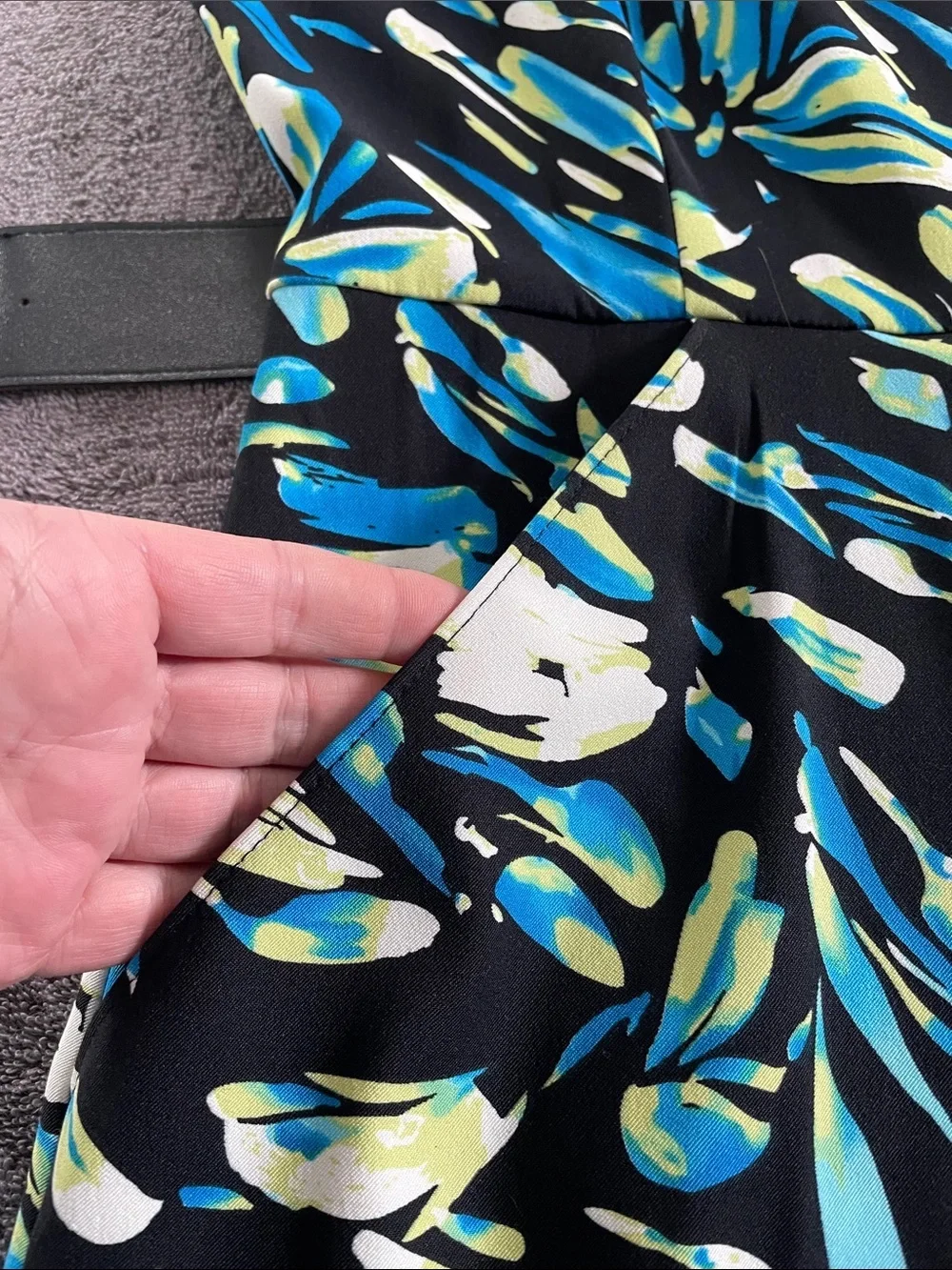 Studio I Black Floral-Brush Midi Dress with Belt - Blue, Aqua & White. Size 4P - Picture 6 of 9